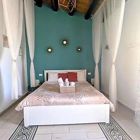 Centrumaqueda Bed & Breakfast 4*