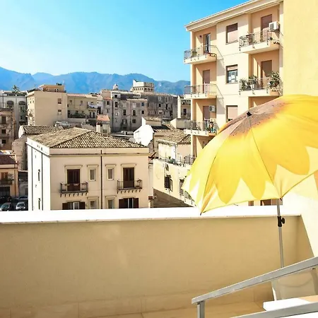 Centrumaqueda Bed and breakfast 3*